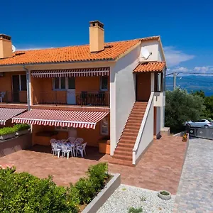 https://apartmani-vrsek.primorje-gorskikotar.com